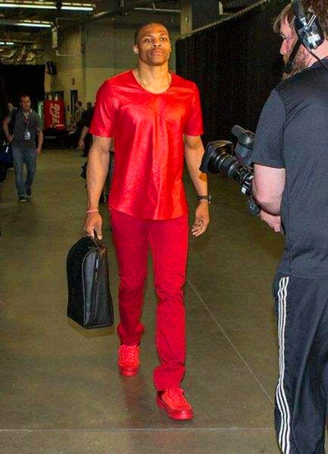 意天空：DV9内收肌疲劳目前已经返回意大利，他没有出现伤病（意天空：DV9因内收肌疲劳已返意，确认无伤情）