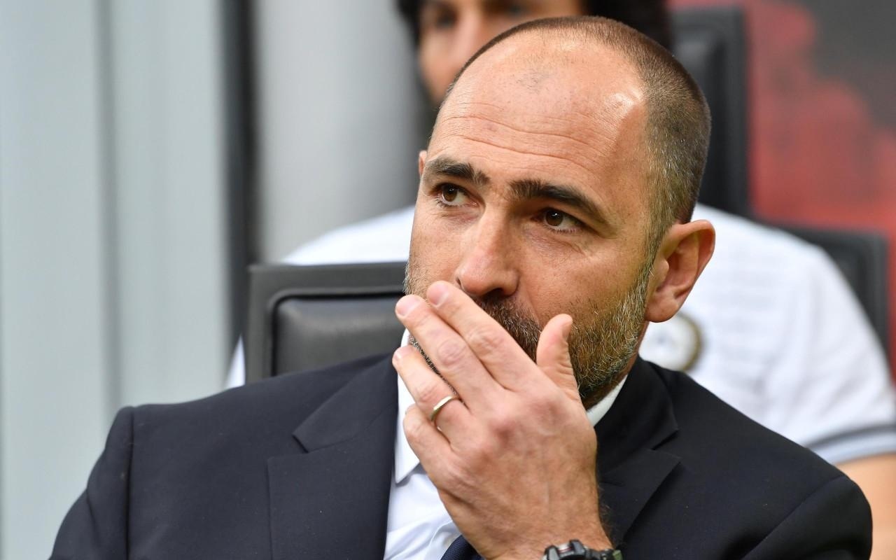 足以反映两 足以反映两